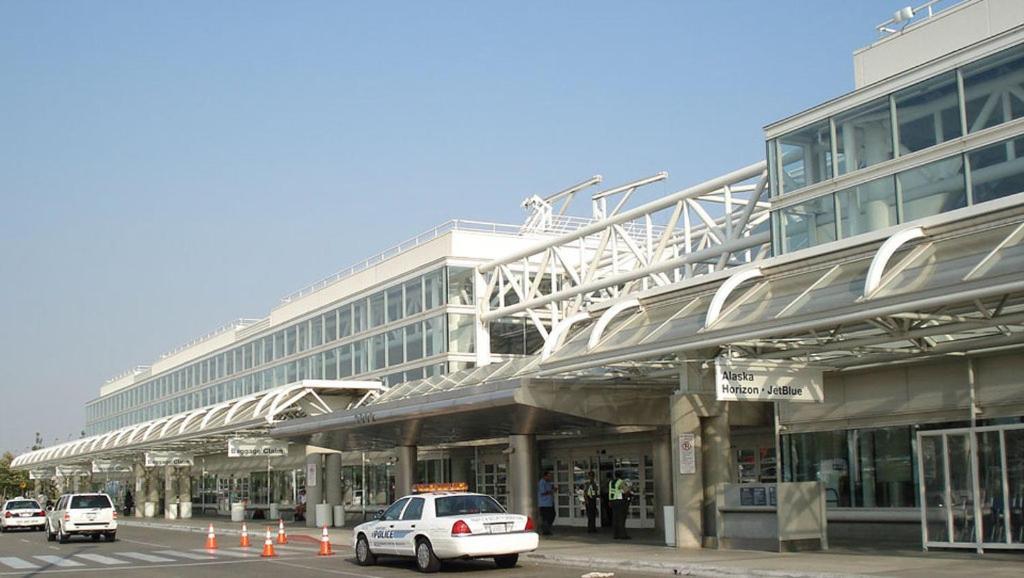 Holiday Inn Express Hotel & Suites Ontario Airport-Mills Mall By Ihg Ранчо Кукамонга Екстериор снимка