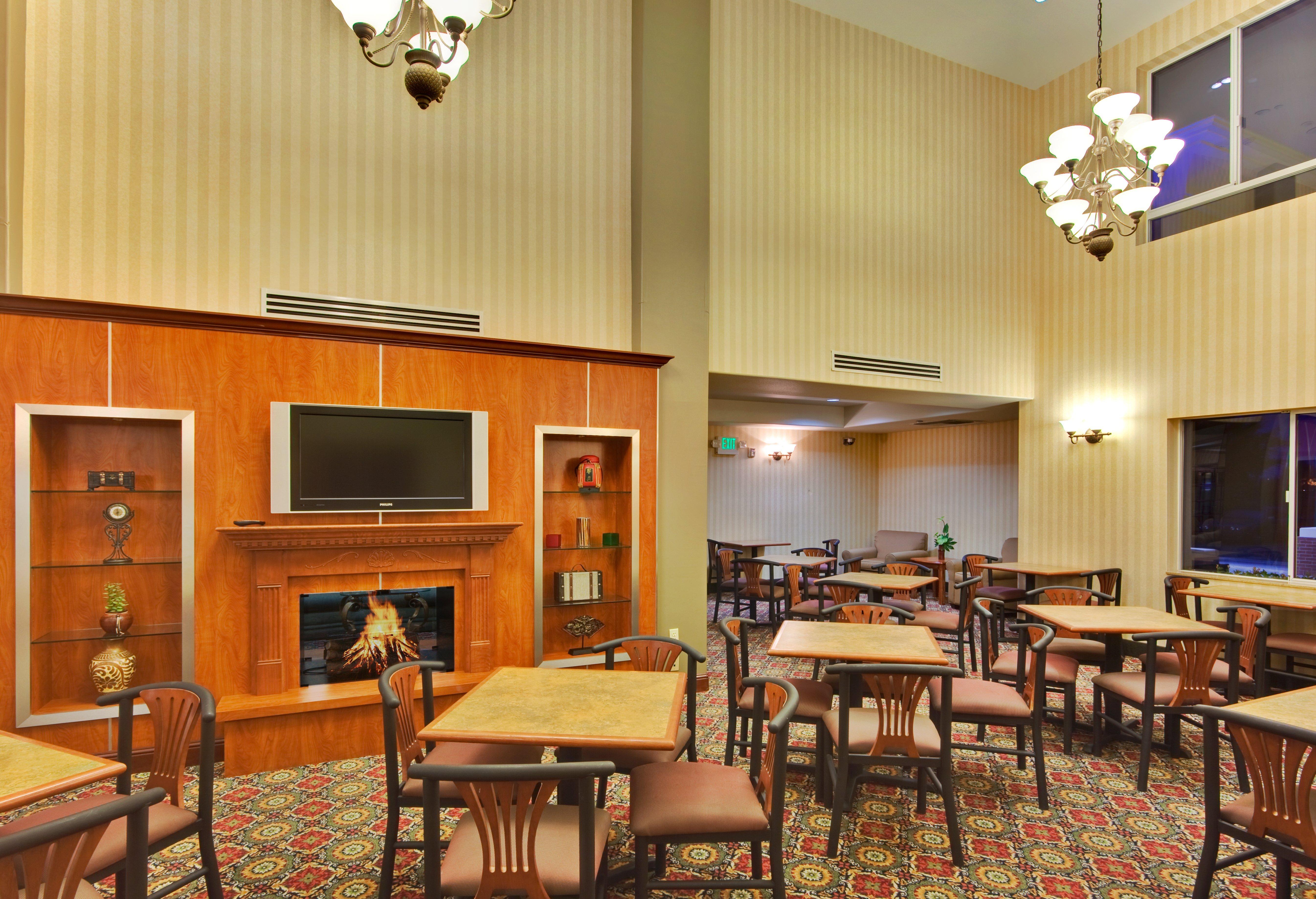 Holiday Inn Express Hotel & Suites Ontario Airport-Mills Mall By Ihg Ранчо Кукамонга Екстериор снимка