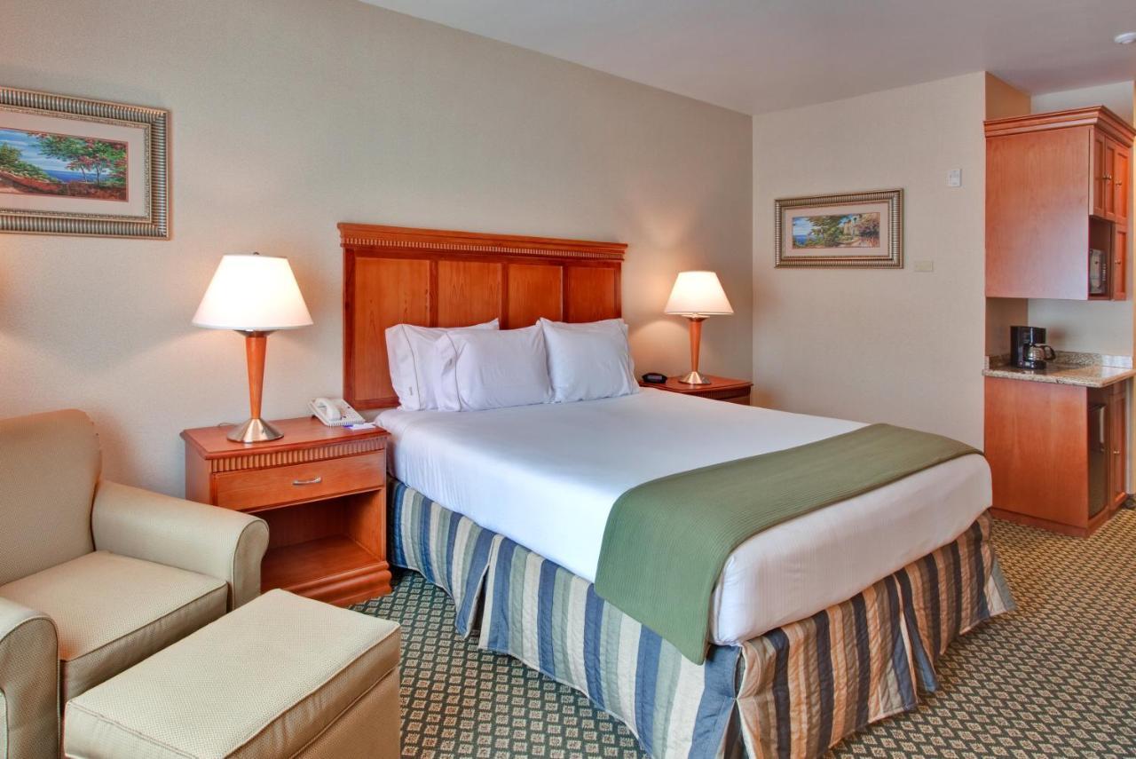 Holiday Inn Express Hotel & Suites Ontario Airport-Mills Mall By Ihg Ранчо Кукамонга Екстериор снимка